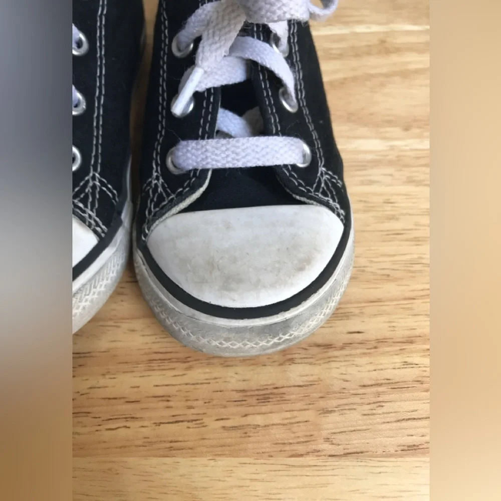 Converse Chuck Taylor Ox Low Sneaker Black Size: US Toddler 8 EUR 24 CM 15